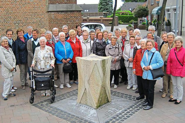 KFD-nach-Wuellen-Frauen-besuchen-Maria-Kremer image 630 420f wn